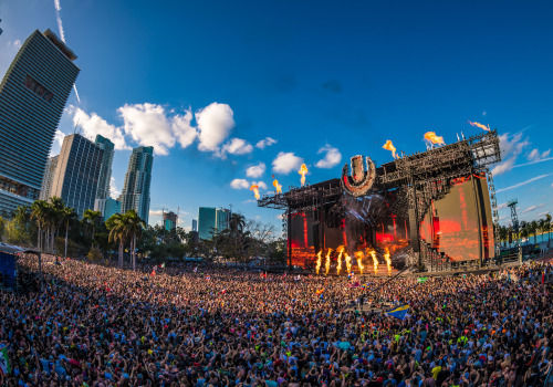 The Ultimate Guide to Food and Drink Options at Music Festivals in Miami, FL